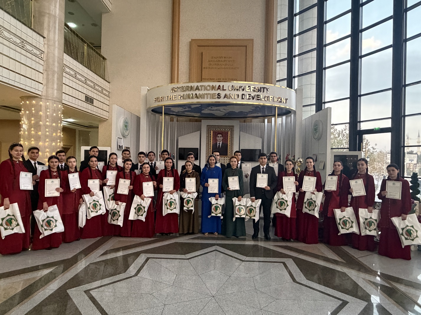 HYYweÖU-de yhlasyň we üstünligiň dabarasy